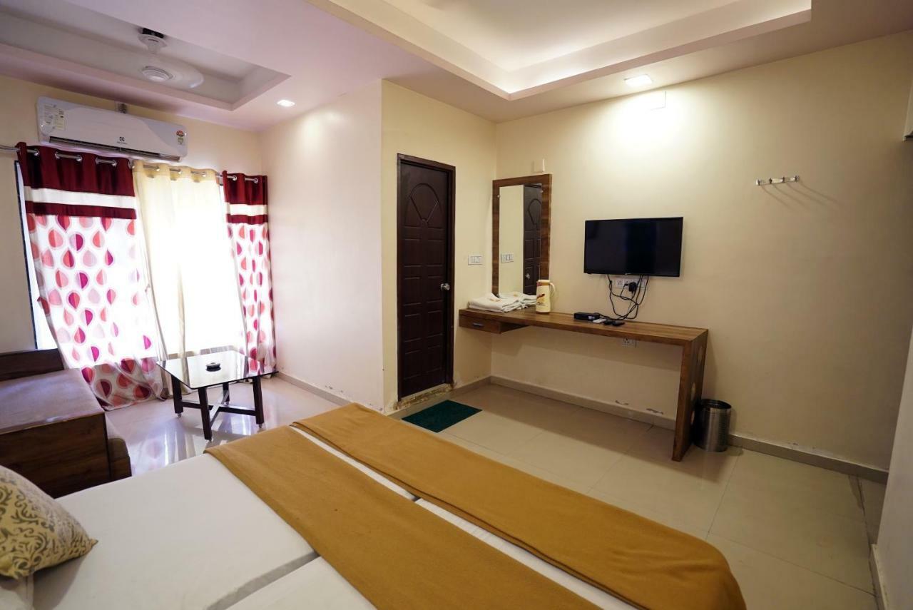 Hotel Royal Ahmedabad Eksteriør bilde